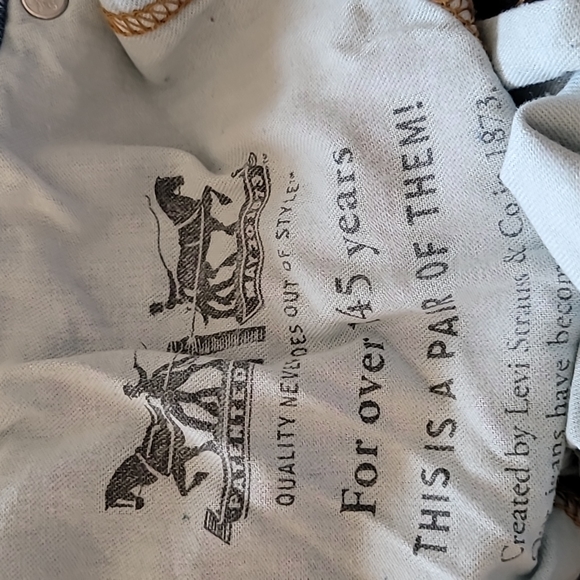 Levi 38x30 MomJeans - Picture 8 of 15